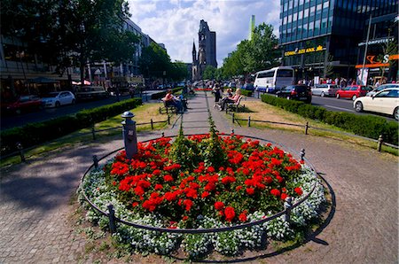 The Tauentzienstrasse and in the background the Protestant Kaiser Wilhelm Memorial Church, Berlin, Germany, Europe Stock Photo - Rights-Managed, Code: 841-05794711