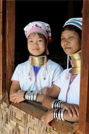 Femmes birmanes cou de girafe, tribu Padaung, lac Inle, Myanmar, Asie Photographie de stock - Rights-Managed, Code: 841-05794797