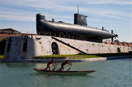 sous-marin (vaisseau) - Un sous-marin italien à l'Arsenale de Venise, Venise, Vénétie, Italie, Europe Photographie de stock - Rights-Managed, Code: 841-05795211
