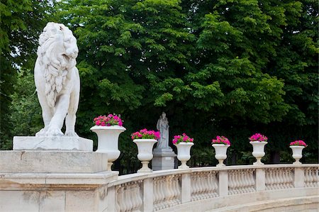 picture of statues of lions - Jardin du Luxembourg, Paris, France, Europe Stock Photo - Rights-Managed, Code: 841-05795337