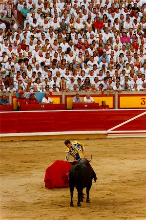 simsearch:841-02715782,k - Bullfight, San Fermin festival, Pamplona, Navarra (Navarre), Spain, Europe Foto de stock - Con derechos protegidos, Código: 841-05795455