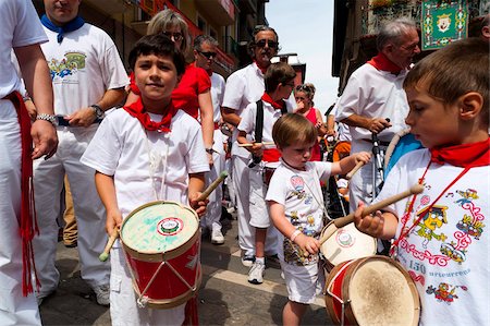 El Estruendo (drumming parade), San Fermin festival, Pamplona, Navarra (Navarre), Spain, Europe Stock Photo - Rights-Managed, Code: 841-05795451