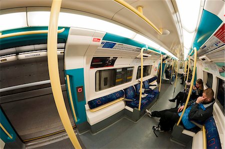 picture on subway - Jubilee Line train at Southwark Station, London, England, United Kingdom, Europe Stock Photo - Rights-Managed, Code: 841-05795528