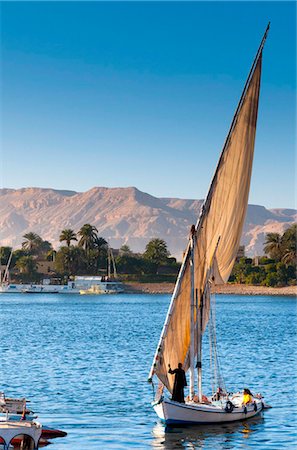 River Nile at Luxor, Egypt, North Africa, Africa Foto de stock - Direito Controlado, Número: 841-05795637