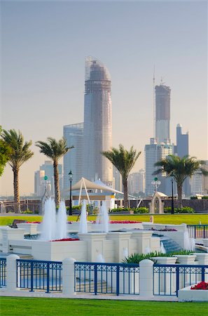 City skyline from the Corniche, Abu Dhabi, United Arab Emirates, Middle East Fotografie stock - Rights-Managed, Codice: 841-05795708