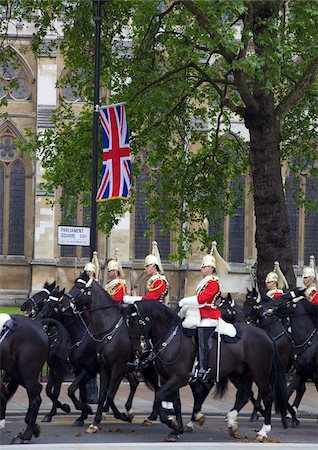 simsearch:841-06341531,k - Household Cavalry Mounted Regiment Horse Guards outside Westminster Abbey, with British Royal Navy and Metropolitan Police Officers, marriage of Prince William to Kate Middleton,, London, England, United Kingdom, Europe Foto de stock - Direito Controlado, Número: 841-05795925