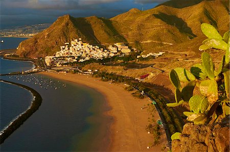 Village of San Andres and Las Teresitas Beach, Tenerife, Canary Islands, Spain, Atlantic Ocean, Europe Foto de stock - Con derechos protegidos, Código: 841-05796772