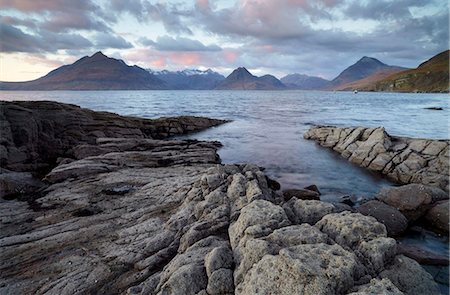 Elgol on the Isle of Skye looking across Loch Scavaig to the Cuillin Mountains, Scotland, United Kingdom, Europe Foto de stock - Con derechos protegidos, Código: 841-05796855