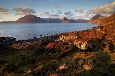 simsearch:841-05847603,k - A beautiful November afternoon on the Isle of Skye at Elgol looking across Loch Scavaig towards the Cuillin Mountains, Scotland, United Kingdom, Europe Foto de stock - Con derechos protegidos, Código: 841-05796948