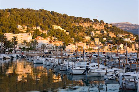 port de soller - View across the harbour at sunset, Port de Soller, Mallorca, Balearic Islands, Spain, Mediterranean, Europe Foto de stock - Con derechos protegidos, Código: 841-05845887