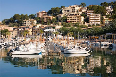 port de soller - View across the harbour, Port de Soller, Mallorca, Balearic Islands, Spain, Mediterranean, Europe Foto de stock - Con derechos protegidos, Código: 841-05845888