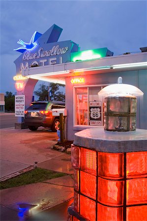 Blue Swallow Motel à Tucumcari, Nouveau-Mexique, États-Unis d'Amérique, l'Amérique du Nord Photographie de stock - Rights-Managed, Code: 841-05846313
