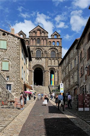 simsearch:841-07084303,k - Vue de la façade occidentale de la cathédrale de Notre Dame, Le Puy en Velay, Haute-Loire, Massif Central, France, Europe Photographie de stock - Rights-Managed, Code: 841-05846365