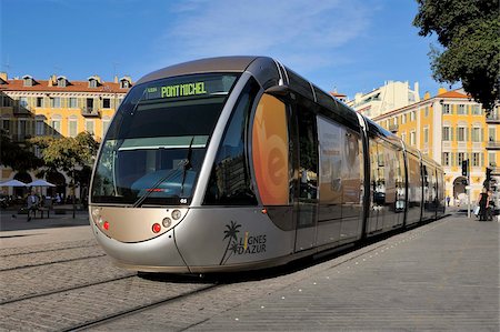 Tram, Place Garibaldi, Nice, Alpes Maritimes, Provence, Côte d'Azur, French Riviera, France, Europe Photographie de stock - Rights-Managed, Code: 841-05846374