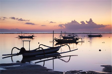 Bateaux sur la plage de Sanur à aube, Bali (Indonésie), l'Asie du sud-est, Asie Photographie de stock - Rights-Managed, Code: 841-05846463