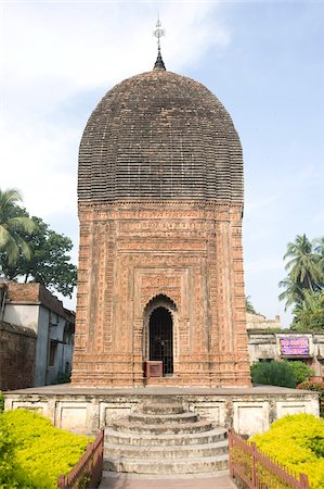 Pratapeswar Temple (Pratapeshvara Mandir), a 19th century Rekha Deul, decorated with terracotta carvings of Hindu gods and holy stories and activities, Kalna, West Bengal, India, Asia Foto de stock - Con derechos protegidos, Código: 841-05846623