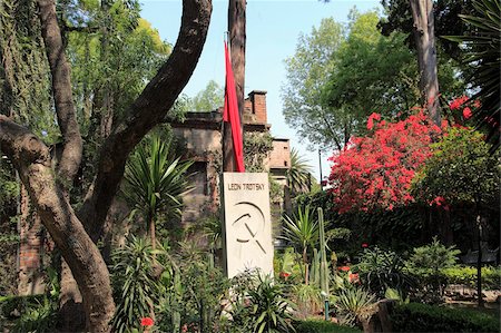 Tomb of Leon Trotsky and Natalia Sedova, Museo Casa de Leon Trotsky (Leon Trotsky House Museum), Coyoacan, Mexico City, Mexico, North America Stock Photo - Rights-Managed, Code: 841-05846684