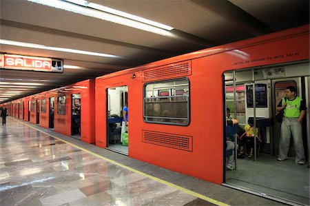 Metro, underground train station, Mexico City, Mexico, North America Fotografie stock - Rights-Managed, Codice: 841-05846743