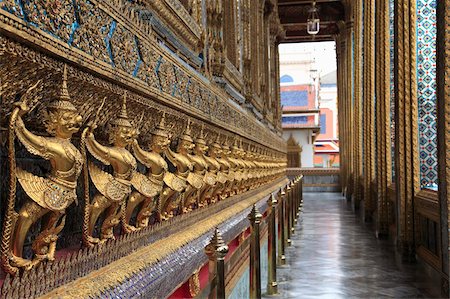 simsearch:851-02963398,k - Temple of the Emerald Buddha (Wat Phra Kaew), The Grand Palace, Bangkok, Thailand, Southeast Asia, Asia Stock Photo - Rights-Managed, Code: 841-05846780