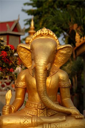 Statue de Ganesh en Asie du sud-est Wat Deydos, Kompong Cham, au Cambodge, Indochine, Photographie de stock - Rights-Managed, Code: 841-05846914