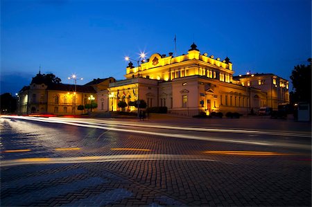 Avec éclairage National Assembly Building, Ploshtad National Assembly Square, Sofia, Bulgarie, Europe Photographie de stock - Rights-Managed, Code: 841-05847072