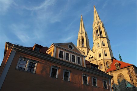 Evening sunshine lights the Neo-Gothic spires of the medieval St. Peter's Church (Peterskirche) in Goerlitz, Saxony, Germany, Europe Foto de stock - Con derechos protegidos, Código: 841-05847177