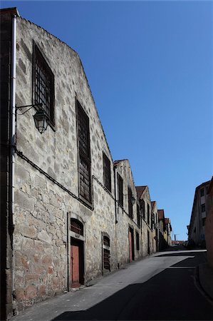 Ports entrepôts de vins, dans lequel le port est élevé, dans la Rua Serpa Pinto à Vila Nova de Gaia, Porto, Portugal, Europe Photographie de stock - Rights-Managed, Code: 841-05847210