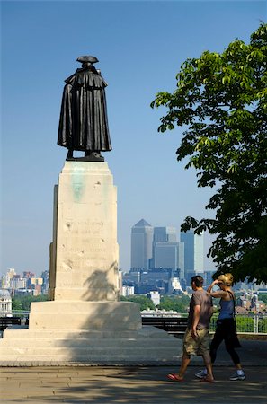 Statue de James Wolfe, Greenwich Park, à Canary Wharf dans le fond, Londres, Royaume-Uni, Europe Photographie de stock - Rights-Managed, Code: 841-05847341