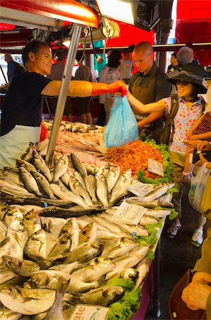 simsearch:841-06449351,k - Fish market, Rialto, Venice, Veneto, Italy, Europe Foto de stock - Con derechos protegidos, Código: 841-05847351