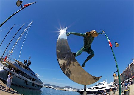 surfer (männlich und weiblich) - Skulptur von Anna Chromy, direkt am Meer, St. Tropez, Var, Provence, Cote d ' Azur, Frankreich, Mediterranean, Europa Stockbilder - Lizenzpflichtiges, Bildnummer: 841-05847380