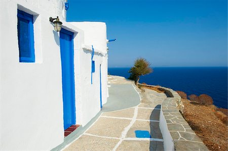 Bleu portes et volets roulants, le village de Kastro, Sifnos, Iles Cyclades, îles grecques, mer Égée, Grèce, Europe Photographie de stock - Rights-Managed, Code: 841-05847520