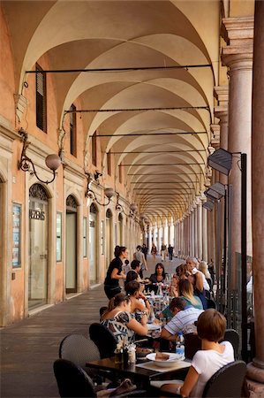 Arcade cafe, Modena, Emilia Romagna, Italy, Europe Foto de stock - Con derechos protegidos, Código: 841-05847869