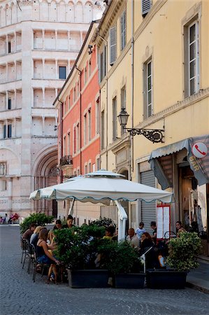 Café et baptistère, Parma, Emilia Romagna, Italie, Europe Photographie de stock - Rights-Managed, Code: 841-05847910
