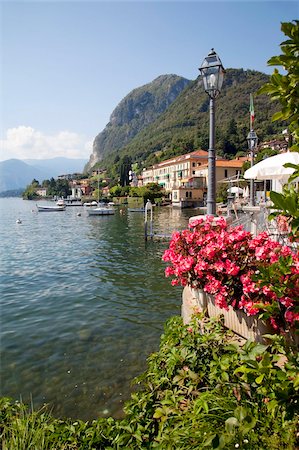 Ville et au bord du lac, Menaggio, lac de Côme, Lombardie, lacs italiens, Italie, Europe Photographie de stock - Rights-Managed, Code: 841-05847956