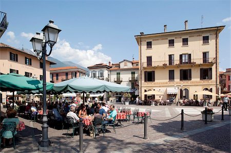 Piazza et cafe, Menaggio, lac de Côme, Lombardie, Italie, Europe Photographie de stock - Rights-Managed, Code: 841-05847968