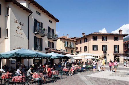 Piazza et cafe, Menaggio, lac de Côme, Lombardie, Italie, Europe Photographie de stock - Rights-Managed, Code: 841-05847962