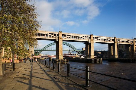 Tyne Bridges and Quayside, Newcastle upon Tyne, Tyne and Wear, England, United Kingdom, Europe Foto de stock - Con derechos protegidos, Código: 841-05848495