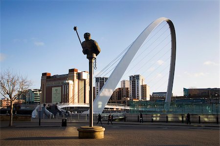 Millennium Bridge and The Baltic from the Quayside, Newcastle upon Tyne, Tyne and Wear, England, United Kingdom, Europe Stock Photo - Rights-Managed, Code: 841-05848500