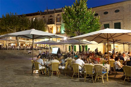 Restaurants in the Plaza Mayor, Pollenca (Pollensa), Mallorca (Majorca), Balearic Islands, Spain, Mediterranean, Europe Stock Photo - Rights-Managed, Code: 841-05848708