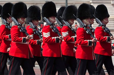 simsearch:841-06341531,k - Scots Guards marching past Buckingham Palace, Rehearsal for Trooping the Colour, London, England, United Kingdom, Europe Foto de stock - Direito Controlado, Número: 841-05848717