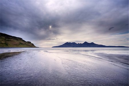 simsearch:841-05848779,k - Early evening view towards Rum from the Bay of Laig on the Isle of Eigg, Hebrides, Scotland, United Kingdom, Europe Fotografie stock - Rights-Managed, Codice: 841-05848779