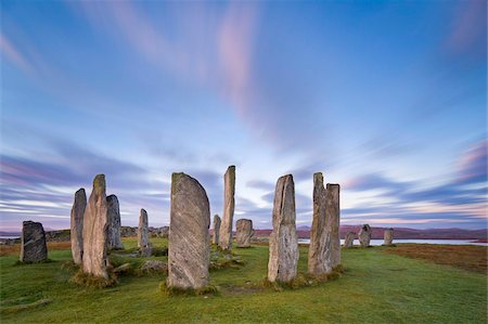 The Lewisian gneiss stone circle at Callanish on an early autumnal morning with clouds forming above, Isle of Lewis, Outer Hebrides, Scotland, United Kingdom, Europe Foto de stock - Con derechos protegidos, Código: 841-05848792