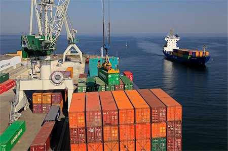 Containers at the harbour of Arhus, Smaland, Sweden, Scandinavia, Europe Foto de stock - Con derechos protegidos, Código: 841-05960213