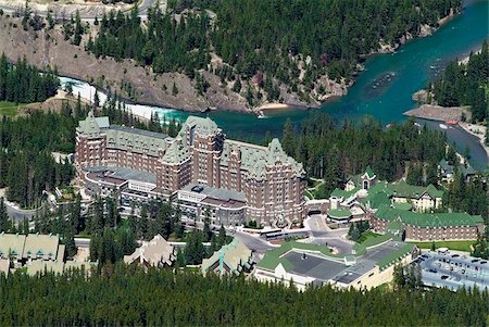 Hôtel Banff Springs et la rivière Bow, près de Banff, Parc National Banff, l'UNESCO World Heritage Site, montagnes Rocheuses, en Alberta, Canada, Amérique du Nord Photographie de stock - Rights-Managed, Code: 841-05960403