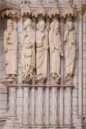 simsearch:841-05960487,k - Medieval carvings of Old Testament figures including Abraham with Isaac, Moses and David, on North Porch, Chartres Cathedral, UNESCO World Heritage Site, Eure-et-Loir Region, France, Europe Foto de stock - Direito Controlado, Número: 841-05960488