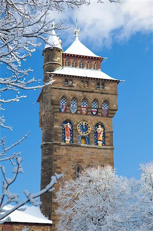 simsearch:841-05960648,k - Cardiff Castle in snow, Cardiff, South Wales, Wales, United Kingdom, Europe Fotografie stock - Rights-Managed, Codice: 841-05960611
