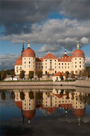 simsearch:841-09194601,k - Baroque Moritzburg Castle and reflections in lake, Mortizburg, Sachsen, Germany, Europe Foto de stock - Con derechos protegidos, Código: 841-05960734