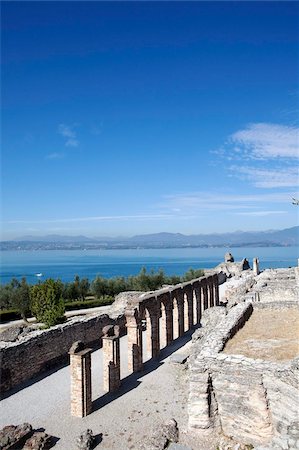 romano - The Catullo's Villa (Grotte di Catullo), Lake Garda, Italy, Europe Foto de stock - Direito Controlado, Número: 841-05960746