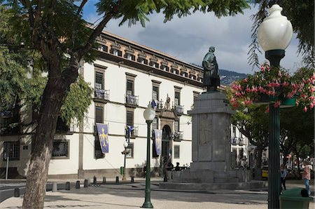 simsearch:841-03677204,k - Straßenszene mit Statue von Joao Goncalves Zarco, Funchal, Madeira, Portugal, Atlantik, Europa Stockbilder - Lizenzpflichtiges, Bildnummer: 841-05960830