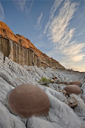 Cannon Ball Concretions in the badlands, Theodore Roosevelt National Park, North Dakota, United States of America, North America Stock Photo - Rights-Managed, Code: 841-05961198